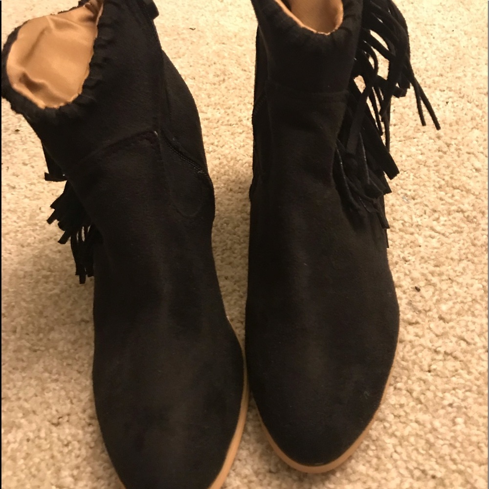 Bohemian Fringe Black Vegan Suede Ankle Boots - Picture 4 of 9